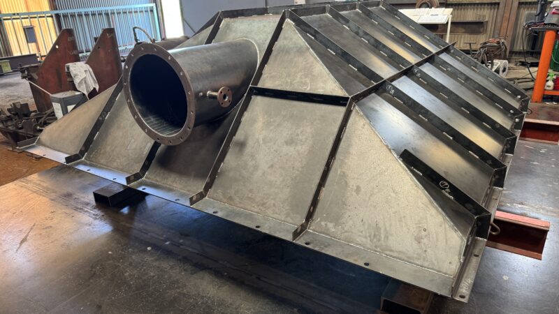 電気集塵機　ホッパー　製缶　愛媛県西条市　鉄工所　製缶　溶接　プラント工事