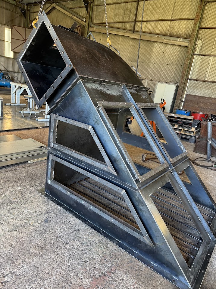 愛媛県西条市　鉄工所　製缶　溶接　プラント工事